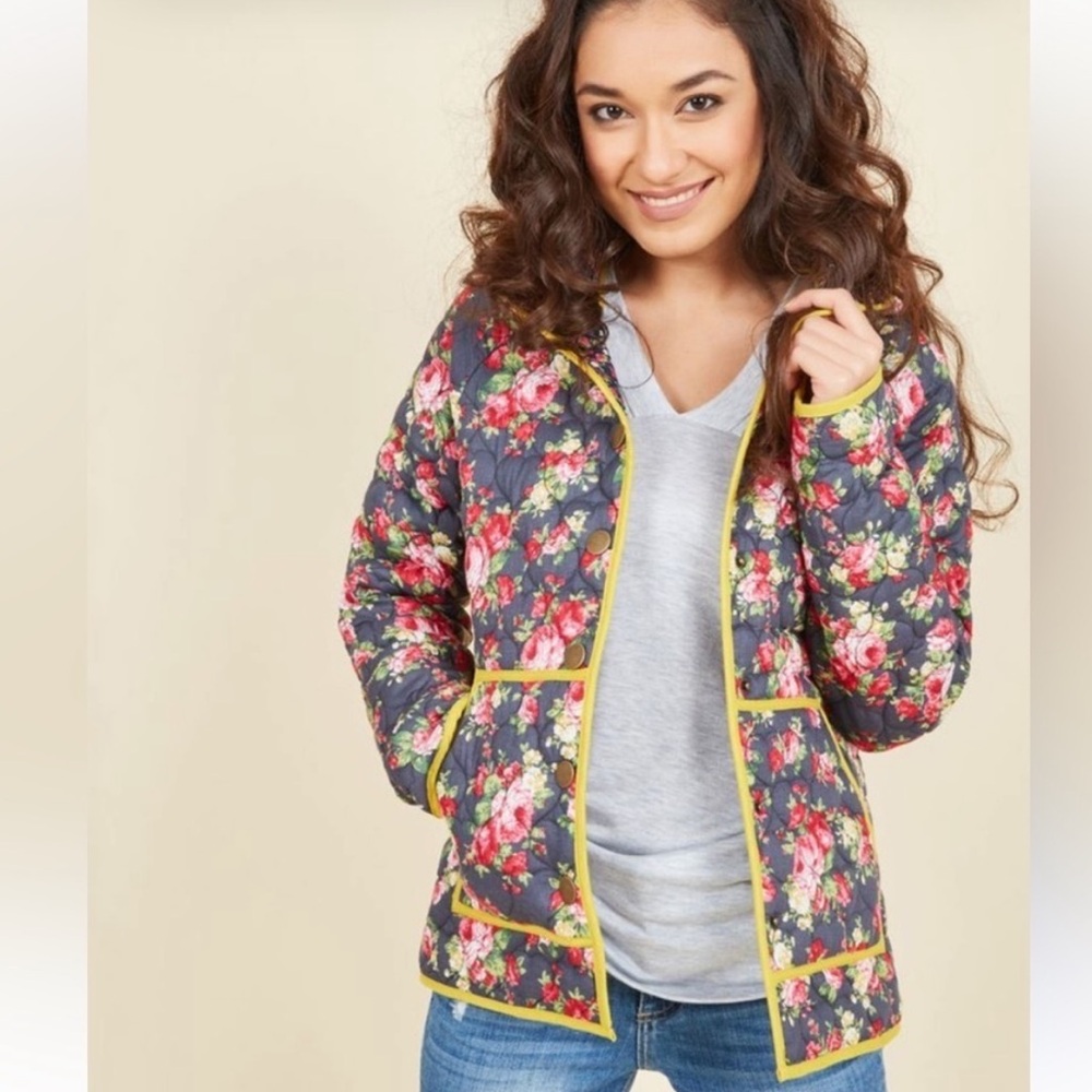 ModCloth Floral Quilted Jacket Size Medium